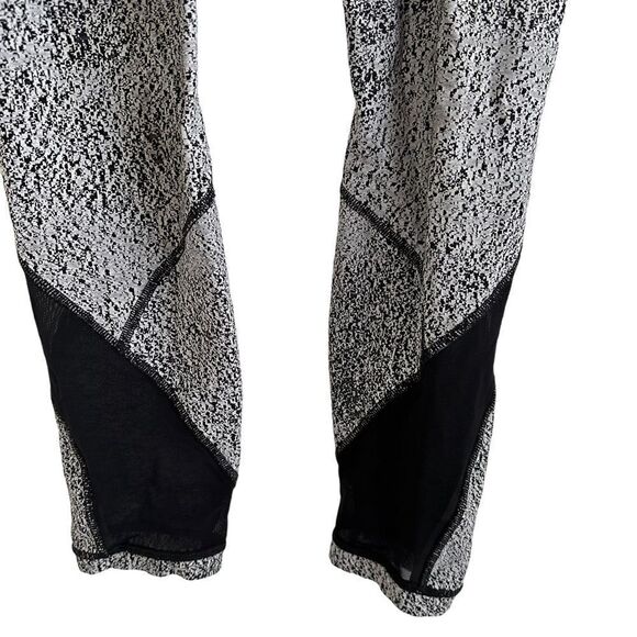 Lululemon Outrun Tight Power Luxtreme Spray Jacquard White Black Leggings - Picture 6 of 10